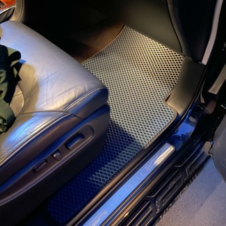 Ворсовые коврики на Infiniti QX80 2013 - 2025 в Таганроге