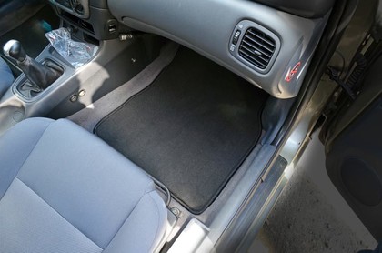 Ворсовые коврики на Nissan Almera II (N16) 2000 - 2006 в Таганроге