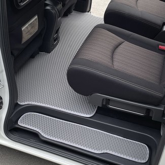 Ворсовые коврики на Nissan Serena (C26) 2010 - 2016 в Таганроге