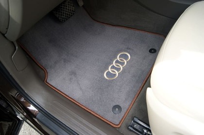 Ворсовые коврики на Audi Q5 I 2008 - 2017 в Таганроге