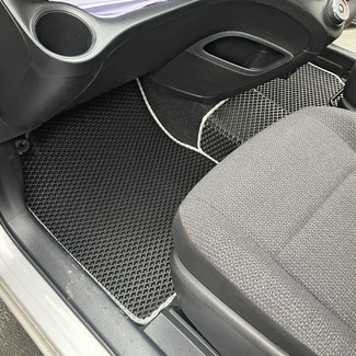 Ворсовые коврики на Toyota Sienta II 2015 - 2022 в Таганроге