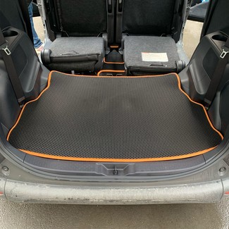 Ворсовые коврики на Toyota Sienta II 2015 - 2022 в Таганроге