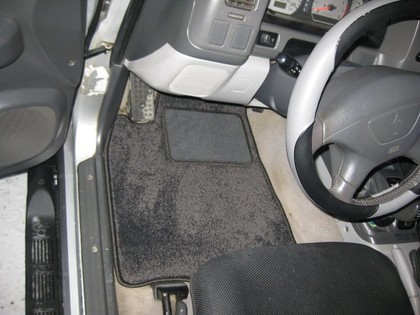 Ворсовые коврики на Mitsubishi Pajero Sport I 1998 - 2009 в Таганроге