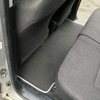 Ворсовые коврики на Toyota Sienta II 2015 - 2022 в Таганроге